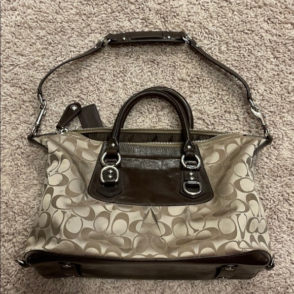 Purses - Picture 5 of 5